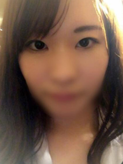 新人・りりな